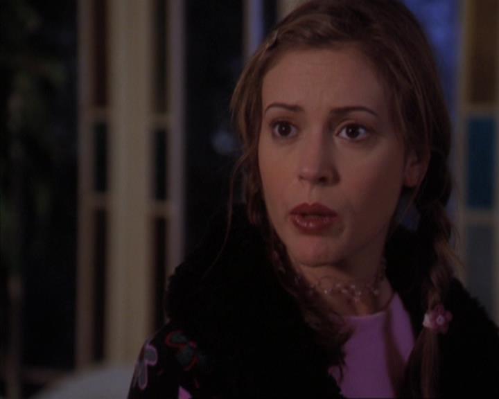 Charmed-Online-dot-319TheDemonWhoCameInFromTheCold0431.jpg