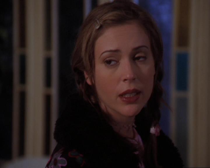 Charmed-Online-dot-319TheDemonWhoCameInFromTheCold0460.jpg