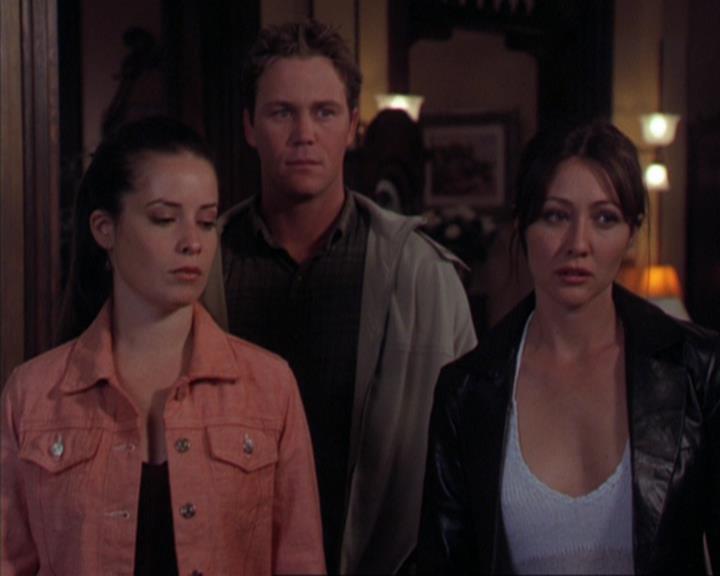 Charmed-Online-dot-319TheDemonWhoCameInFromTheCold0462.jpg