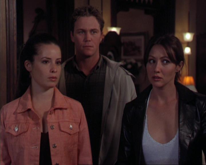 Charmed-Online-dot-319TheDemonWhoCameInFromTheCold0463.jpg