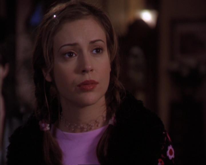 Charmed-Online-dot-319TheDemonWhoCameInFromTheCold0470.jpg