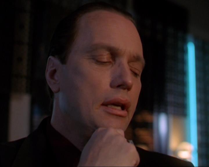 Charmed-Online-dot-319TheDemonWhoCameInFromTheCold0501.jpg