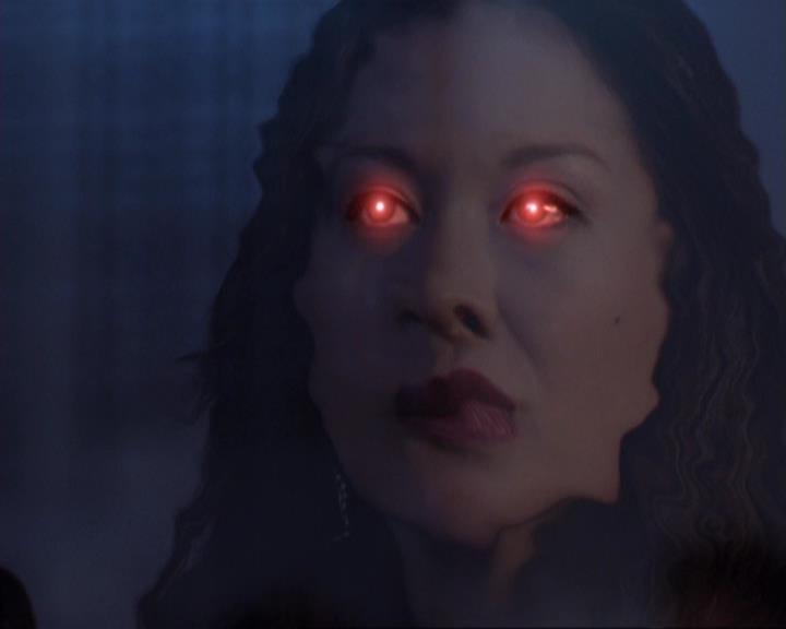 Charmed-Online-dot-319TheDemonWhoCameInFromTheCold0508.jpg