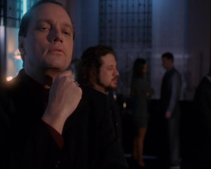 Charmed-Online-dot-319TheDemonWhoCameInFromTheCold0509.jpg