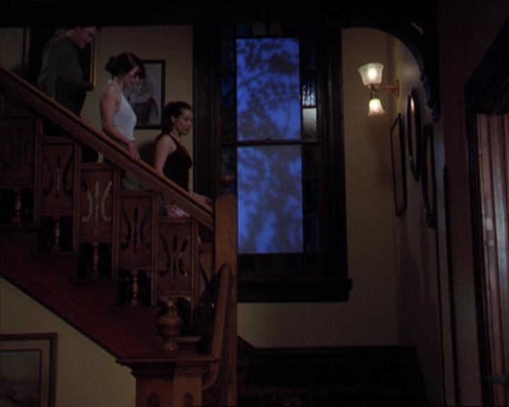 Charmed-Online-dot-319TheDemonWhoCameInFromTheCold0515.jpg