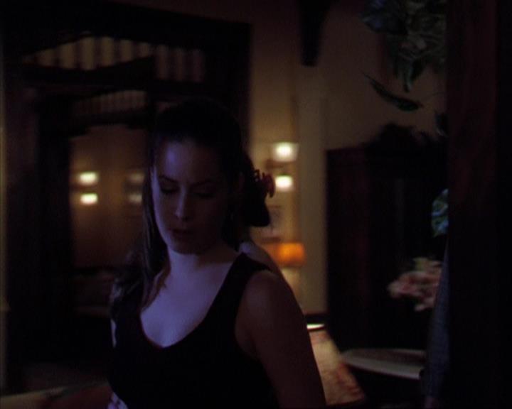 Charmed-Online-dot-319TheDemonWhoCameInFromTheCold0523.jpg Charmed-Online-dot-319TheDemonWhoCameInFromTheCold0523.jpg