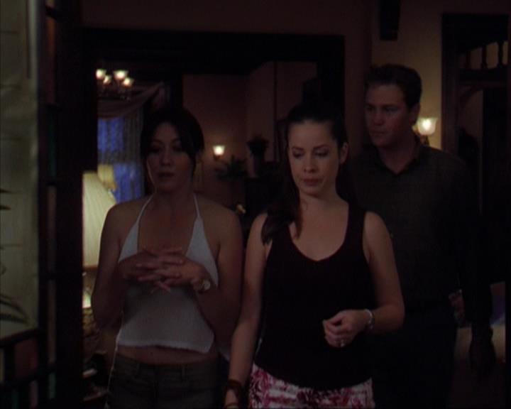 Charmed-Online-dot-319TheDemonWhoCameInFromTheCold0525.jpg