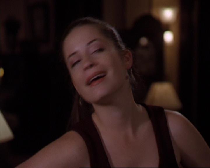 Charmed-Online-dot-319TheDemonWhoCameInFromTheCold0534.jpg