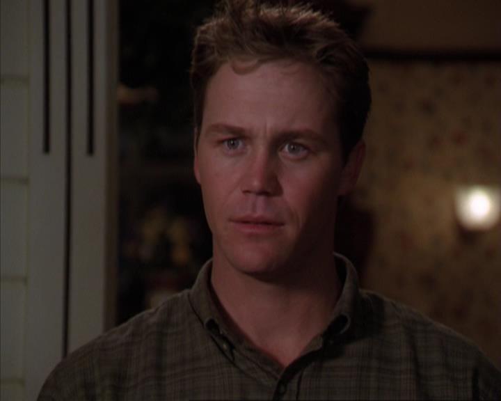 Charmed-Online-dot-319TheDemonWhoCameInFromTheCold0536.jpg