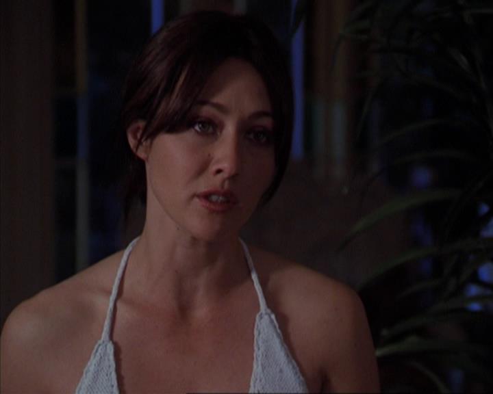 Charmed-Online-dot-319TheDemonWhoCameInFromTheCold0539.jpg