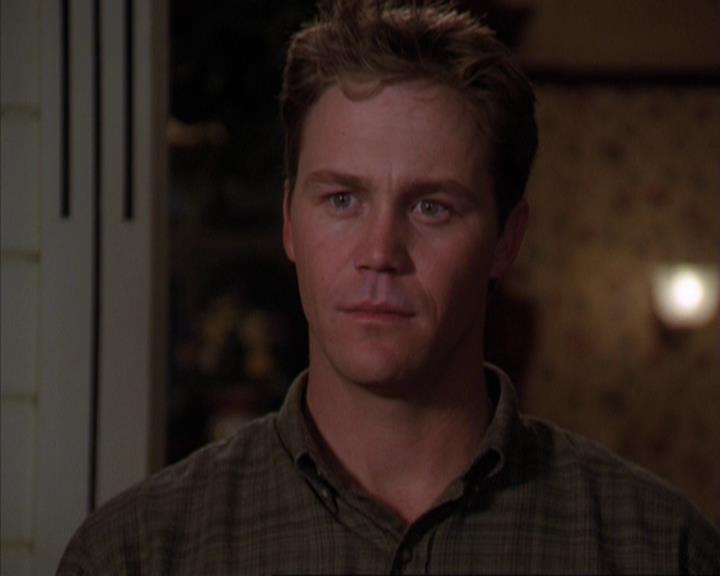 Charmed-Online-dot-319TheDemonWhoCameInFromTheCold0545.jpg