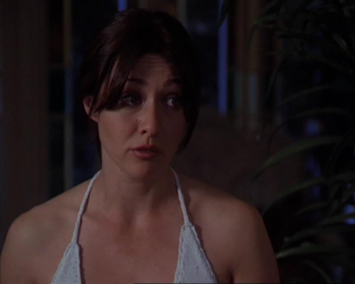 Charmed-Online-dot-319TheDemonWhoCameInFromTheCold0548.jpg