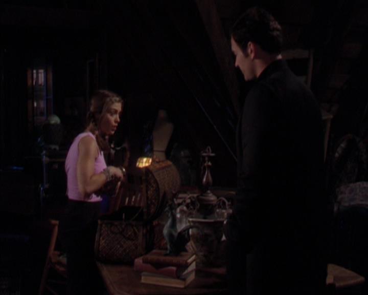 Charmed-Online-dot-319TheDemonWhoCameInFromTheCold0553.jpg