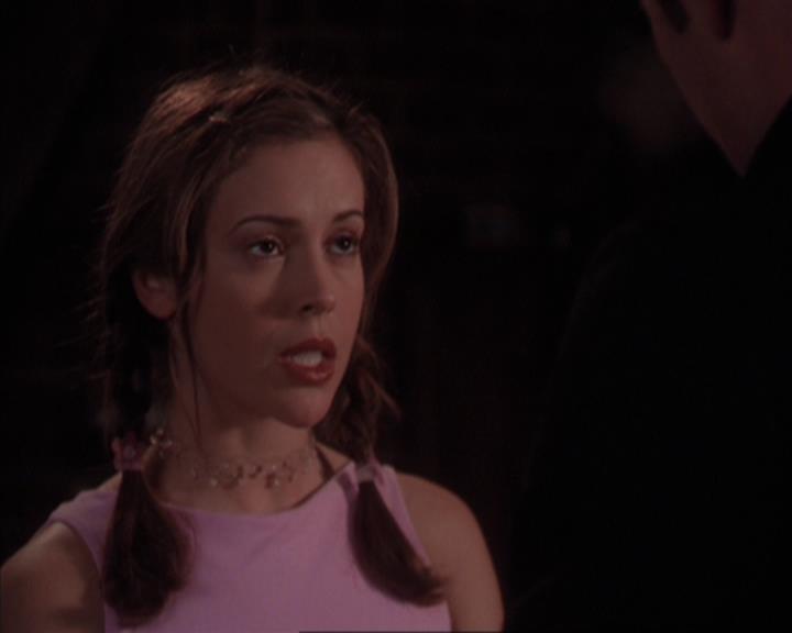 Charmed-Online-dot-319TheDemonWhoCameInFromTheCold0599.jpg