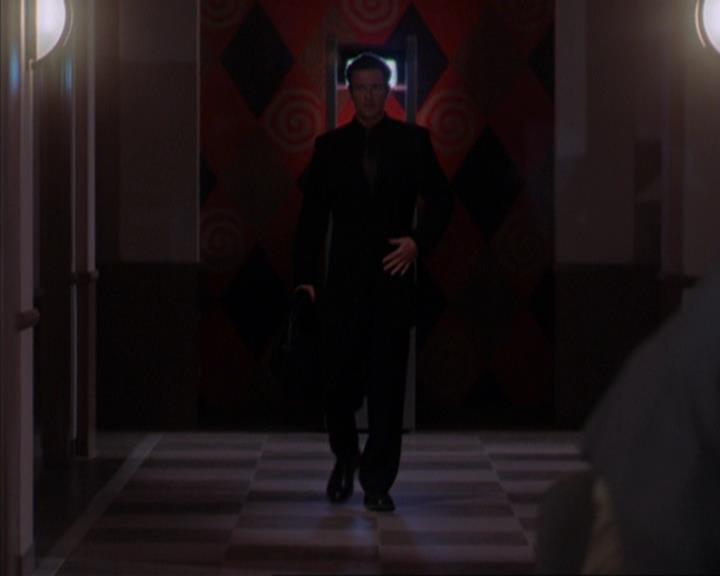 Charmed-Online-dot-319TheDemonWhoCameInFromTheCold0665.jpg