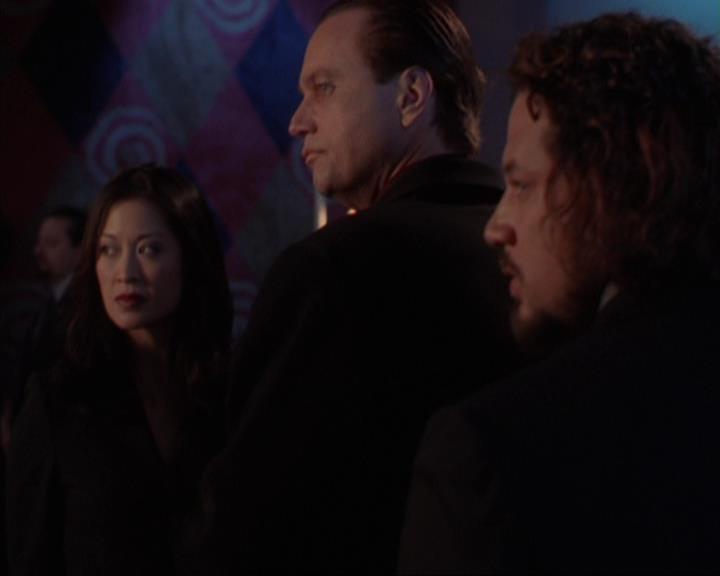 Charmed-Online-dot-319TheDemonWhoCameInFromTheCold0671.jpg