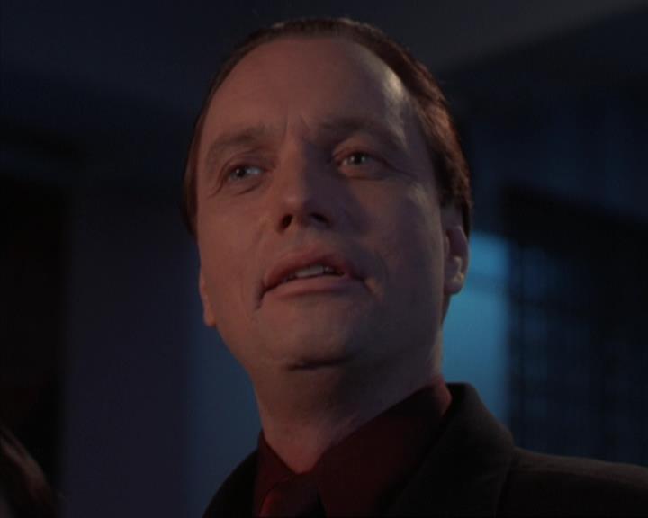Charmed-Online-dot-319TheDemonWhoCameInFromTheCold0691.jpg