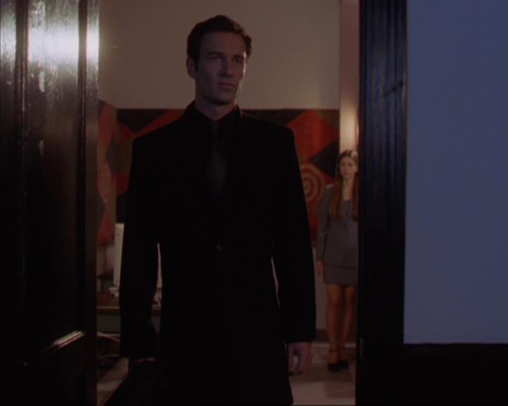 Charmed-Online-dot-319TheDemonWhoCameInFromTheCold0692.jpg
