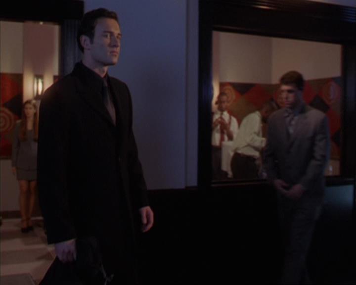 Charmed-Online-dot-319TheDemonWhoCameInFromTheCold0694.jpg