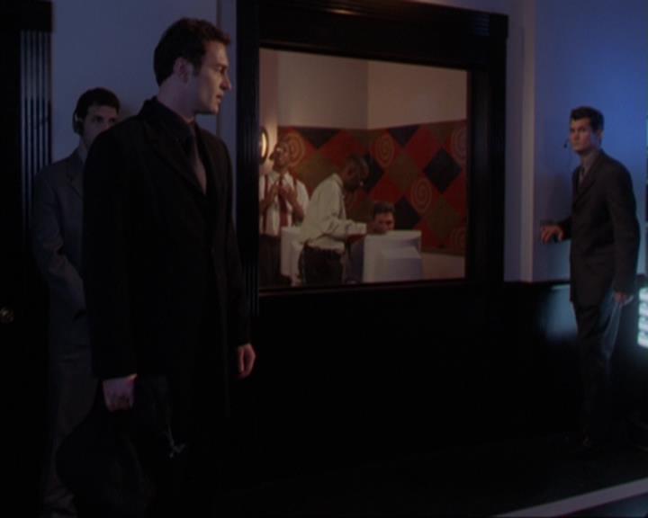 Charmed-Online-dot-319TheDemonWhoCameInFromTheCold0698.jpg