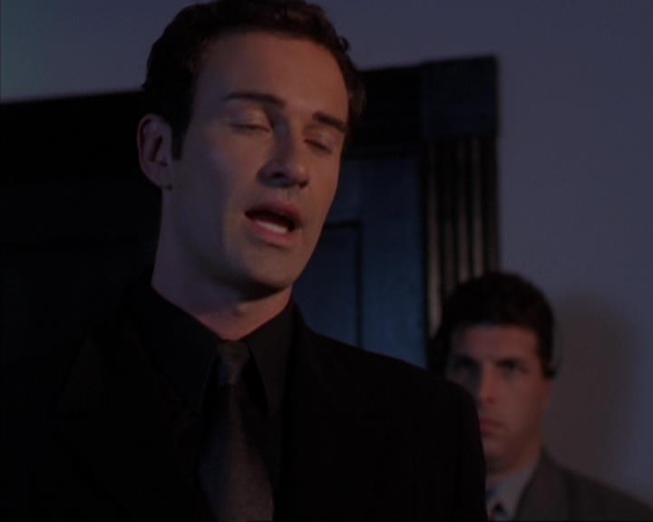 Charmed-Online-dot-319TheDemonWhoCameInFromTheCold0704.jpg