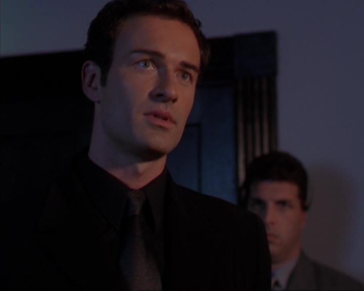 Charmed-Online-dot-319TheDemonWhoCameInFromTheCold0705.jpg