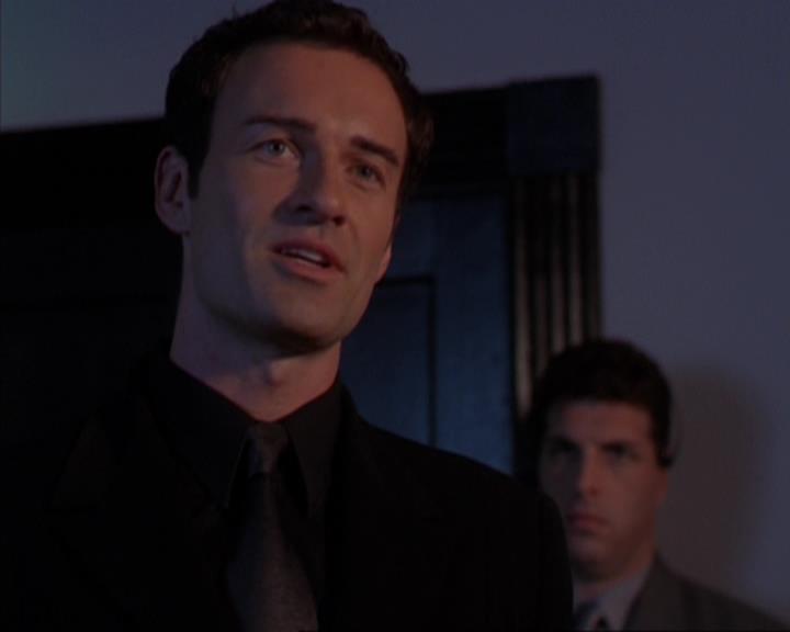 Charmed-Online-dot-319TheDemonWhoCameInFromTheCold0711.jpg