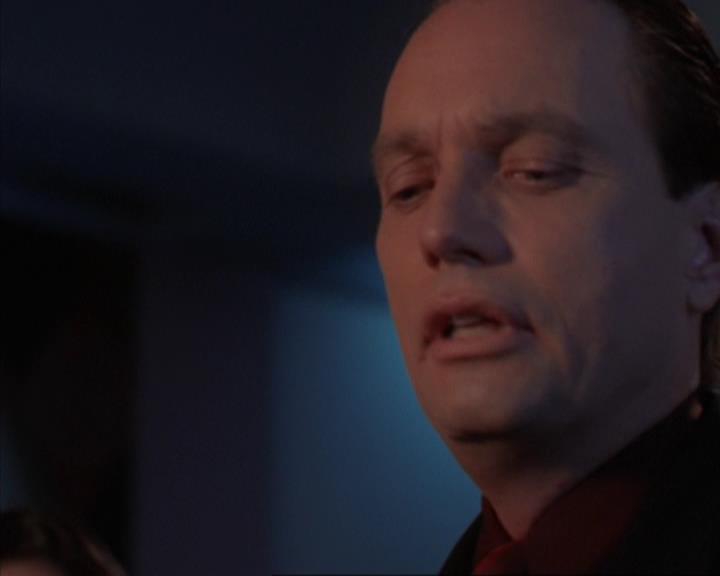 Charmed-Online-dot-319TheDemonWhoCameInFromTheCold0714.jpg