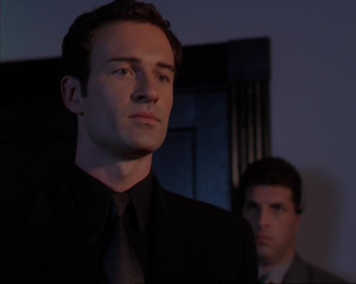 Charmed-Online-dot-319TheDemonWhoCameInFromTheCold0721.jpg