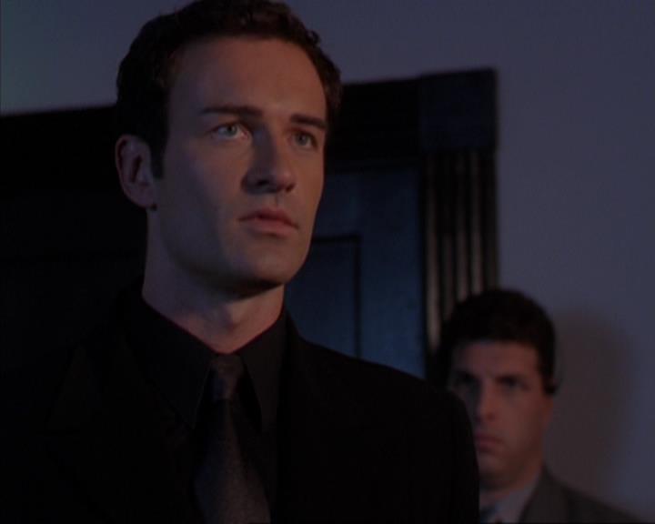 Charmed-Online-dot-319TheDemonWhoCameInFromTheCold0722.jpg