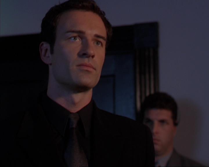 Charmed-Online-dot-319TheDemonWhoCameInFromTheCold0723.jpg