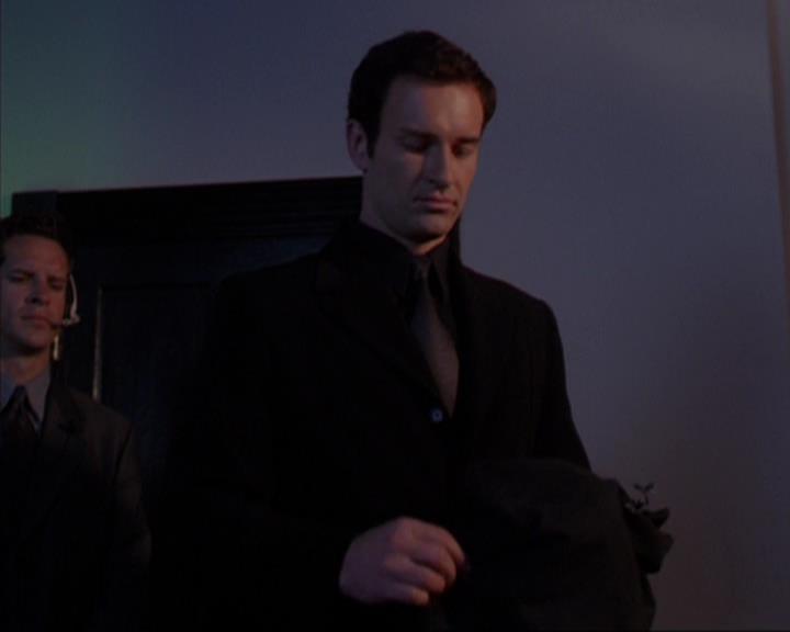 Charmed-Online-dot-319TheDemonWhoCameInFromTheCold0734.jpg