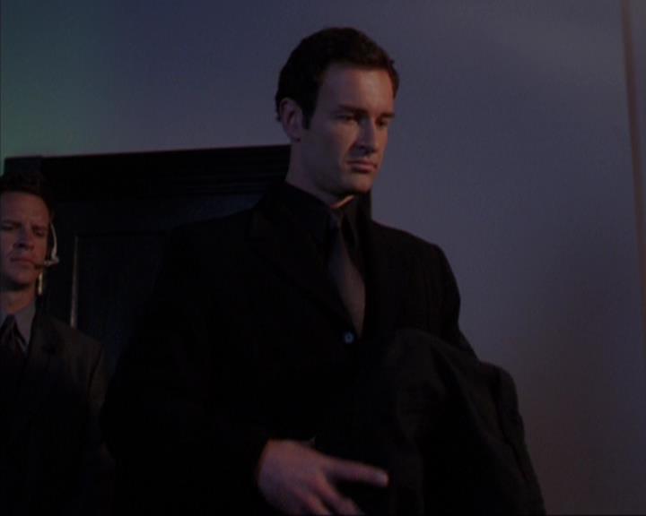 Charmed-Online-dot-319TheDemonWhoCameInFromTheCold0735.jpg