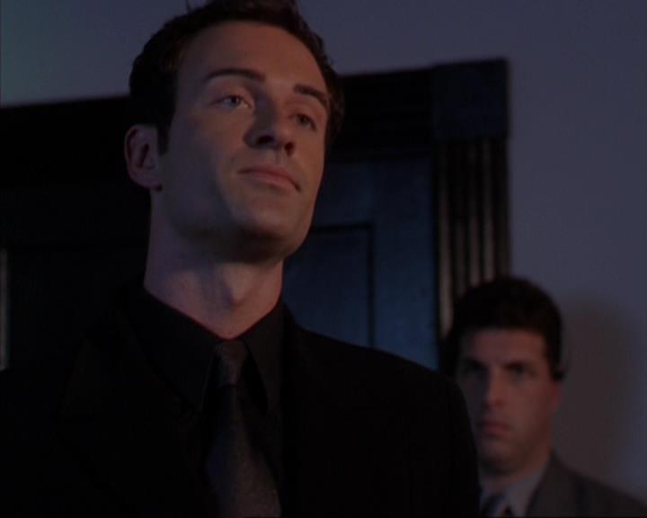 Charmed-Online-dot-319TheDemonWhoCameInFromTheCold0740.jpg