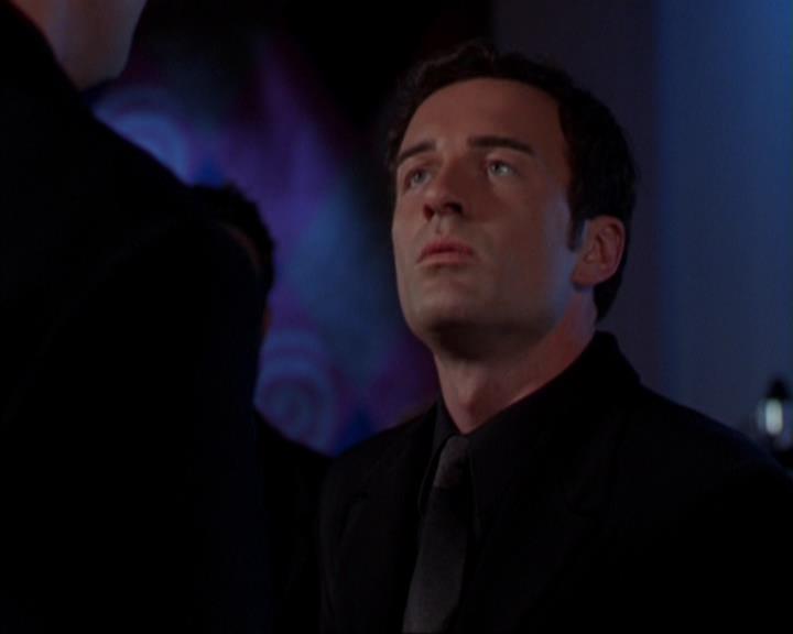 Charmed-Online-dot-319TheDemonWhoCameInFromTheCold0783.jpg