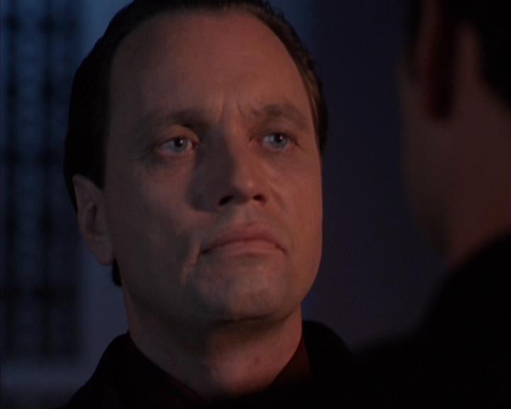 Charmed-Online-dot-319TheDemonWhoCameInFromTheCold0799.jpg