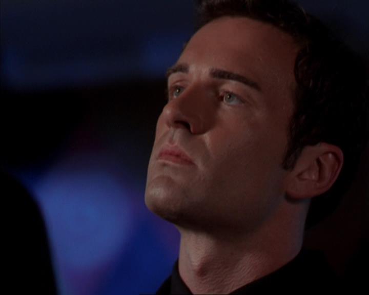 Charmed-Online-dot-319TheDemonWhoCameInFromTheCold0801.jpg