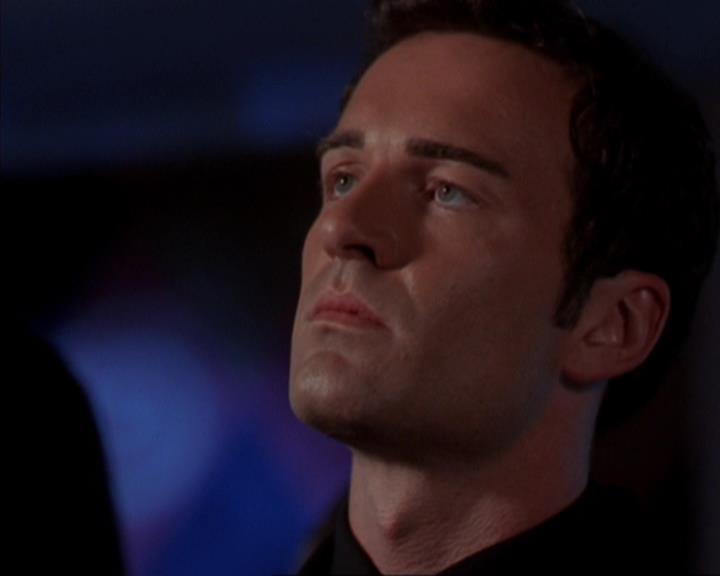 Charmed-Online-dot-319TheDemonWhoCameInFromTheCold0802.jpg