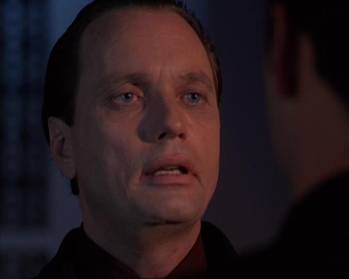 Charmed-Online-dot-319TheDemonWhoCameInFromTheCold0803.jpg