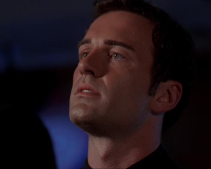 Charmed-Online-dot-319TheDemonWhoCameInFromTheCold0812.jpg