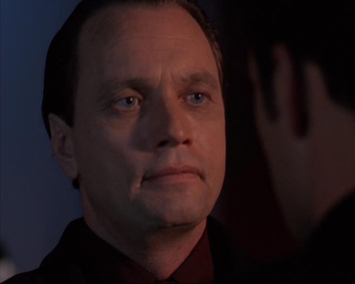 Charmed-Online-dot-319TheDemonWhoCameInFromTheCold0831.jpg