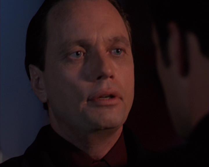 Charmed-Online-dot-319TheDemonWhoCameInFromTheCold0833.jpg