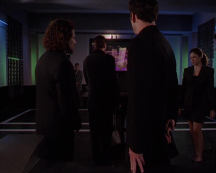 Charmed-Online-dot-319TheDemonWhoCameInFromTheCold0854.jpg