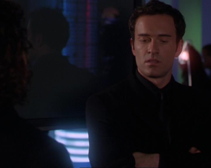 Charmed-Online-dot-319TheDemonWhoCameInFromTheCold0874.jpg