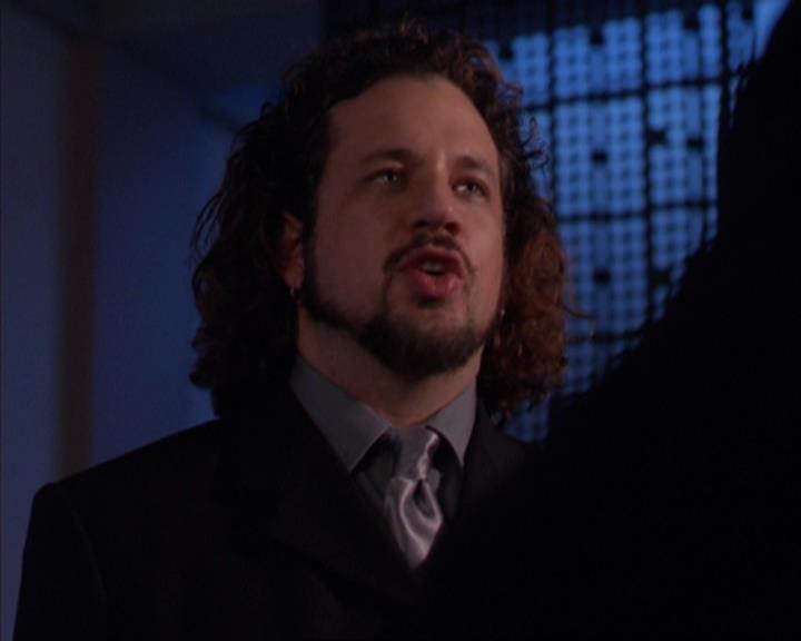 Charmed-Online-dot-319TheDemonWhoCameInFromTheCold0880.jpg