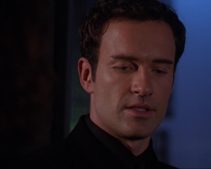 Charmed-Online-dot-319TheDemonWhoCameInFromTheCold0881.jpg