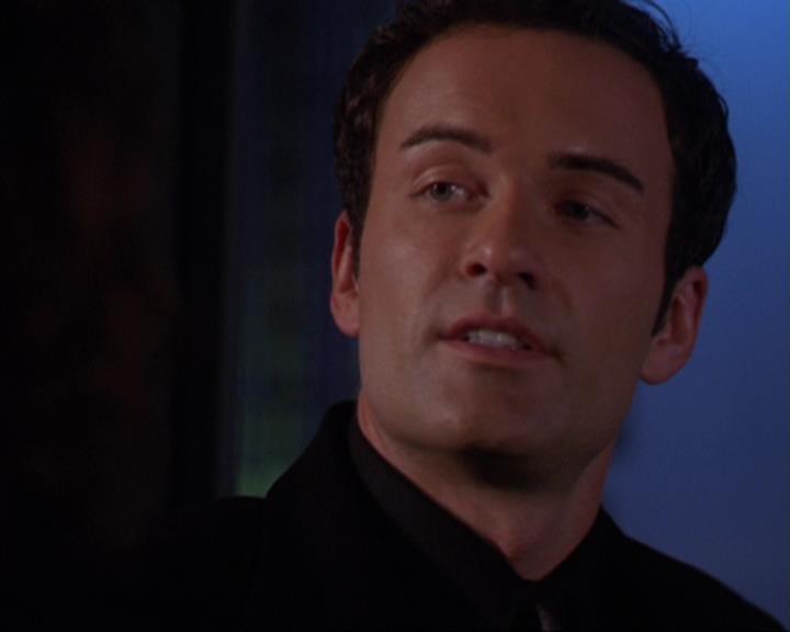 Charmed-Online-dot-319TheDemonWhoCameInFromTheCold0883.jpg