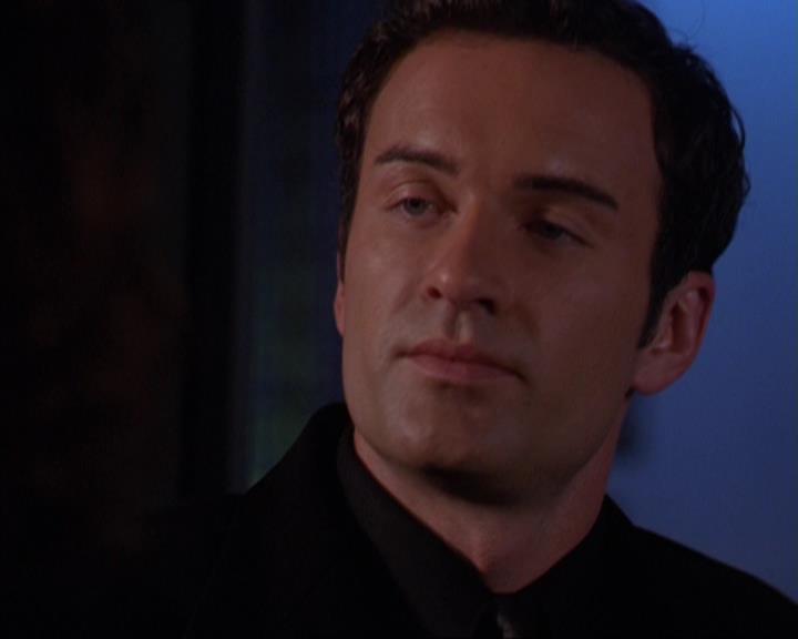 Charmed-Online-dot-319TheDemonWhoCameInFromTheCold0884.jpg