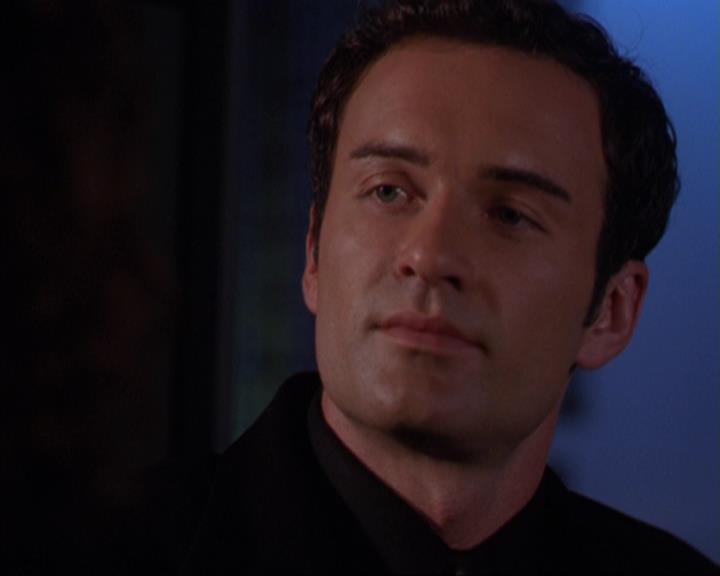 Charmed-Online-dot-319TheDemonWhoCameInFromTheCold0885.jpg