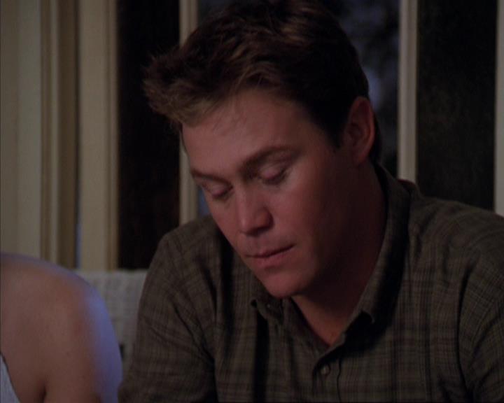 Charmed-Online-dot-319TheDemonWhoCameInFromTheCold0893.jpg